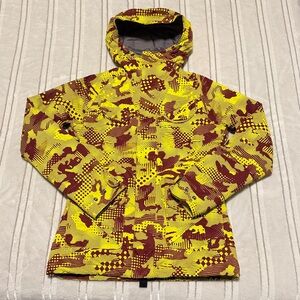 Burton snowboard jacket geometric pattern